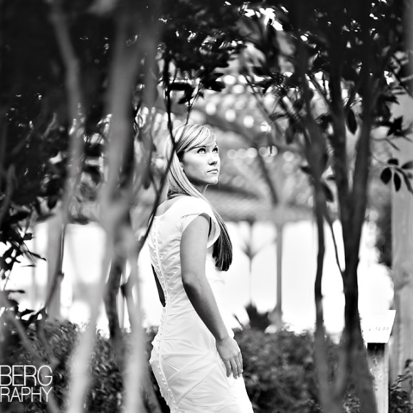 St. George, Utah Bridals in a Green House!  So hot!