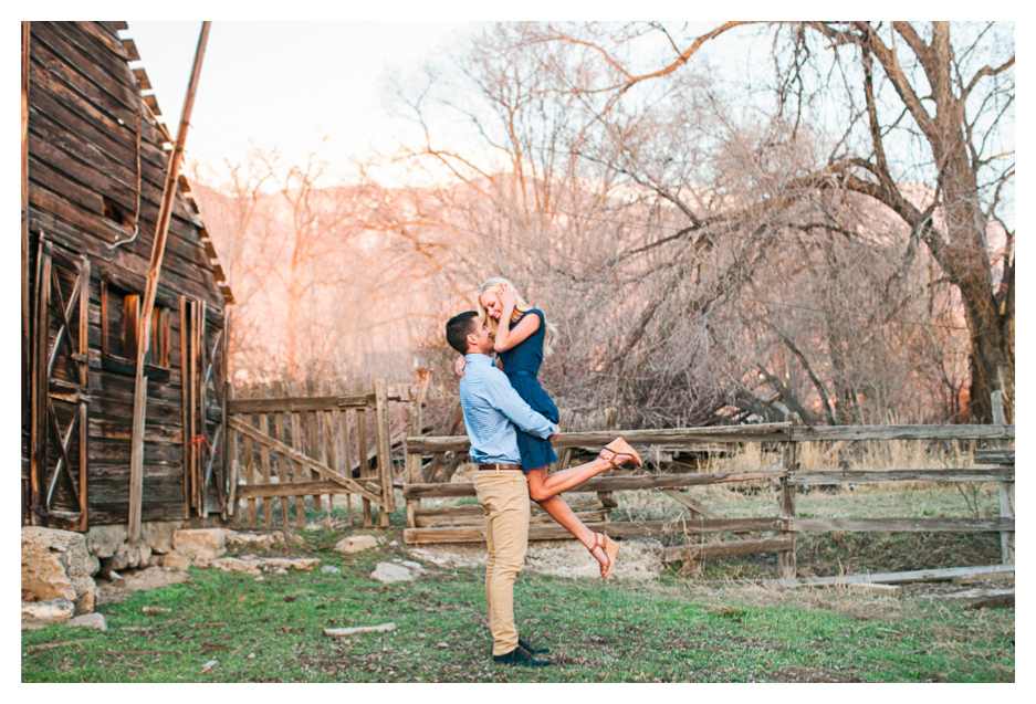 Utah wedding photographer takes utah engagement photos